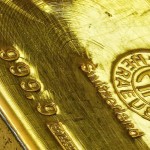 Слиток золота крупным планом