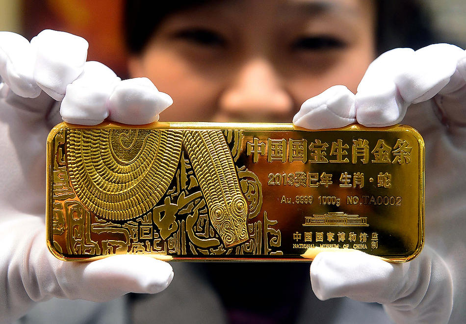 С какой целью Китай скупает золото?